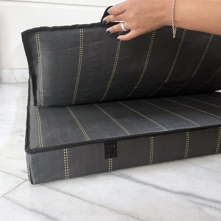RELAX%20FLOOR%20MATTRESS%20-ELEGANT%20BLACK%20PREMIUM%20SLEEPING%20MAT%20WITH%20PADDED%20TOPPER%20-%20Image%204