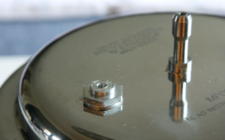 Stainless%20Steel%20Pressure%20Cooker%20Whistle%20Nozzole%20-%20Image%207