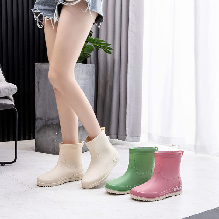 Japanese%20Rain%20Boots%20Women's%20Fashion%20Wear-Resistant%20Rain%20Boots%20Short%20Tube%20Mid-Calf%20Waterproof%20Non-Slip%20Kitchen%20Work%20Rubber%20Shoes%20Shoe%20Cover%20-%20Image%204