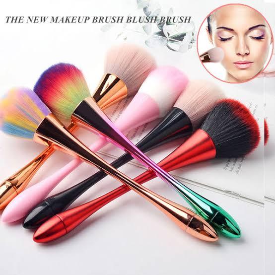 Makeup%20Big%20Brush%20-%201%20Piece%20-%20Image%204