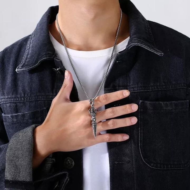 Ensemble%20Yourself%20-%20Highly%20Sustainable%20-%20Dagger%20Simple%20Vertical%20Bar%20Pendant%20Necklaces%20for%20Men%20-%20Durabilty%20Assured%20-%20Well%20Inspired%20&%20Crafted%20-%20Image%204