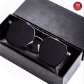 Anti-reflective UV400 Squre sunglass for man. 