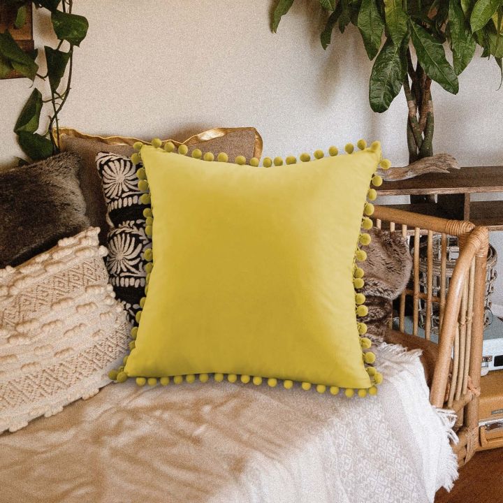 Decorative%20Throw%20Pillow%20Covers%20For%20Couch%20Bed%20Soft%20Particles%20Velvet%20Solid%20Cushion%20Covers%20With%20Pom%20Poms%20-%20Image%205