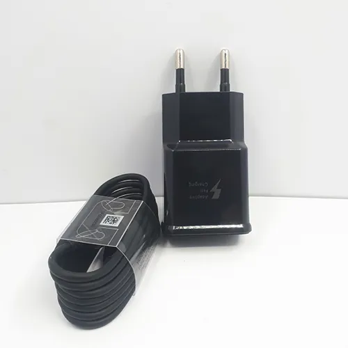 SAMSUNG%20HIGH%20Quality%20Fast%20Charger%20With%20Type%20C%20Cable%20-%20Image%204