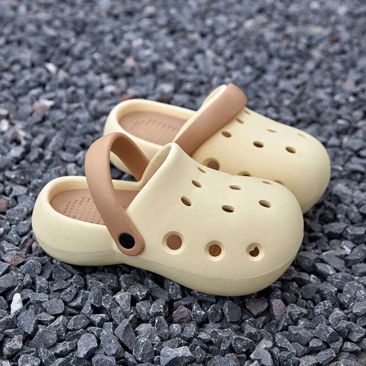 Hole%20shoes%20for%20summer%20women's%20outerwear.%20Thick%20increase%20the%20feeling%20of%20stepping%20on%20feces.%20Slippers%20with%20soft%20soles%20are%20non%20slip%20and%20breathable.%20EVA%20two%20wearing%20sandals%20-%20Image%207