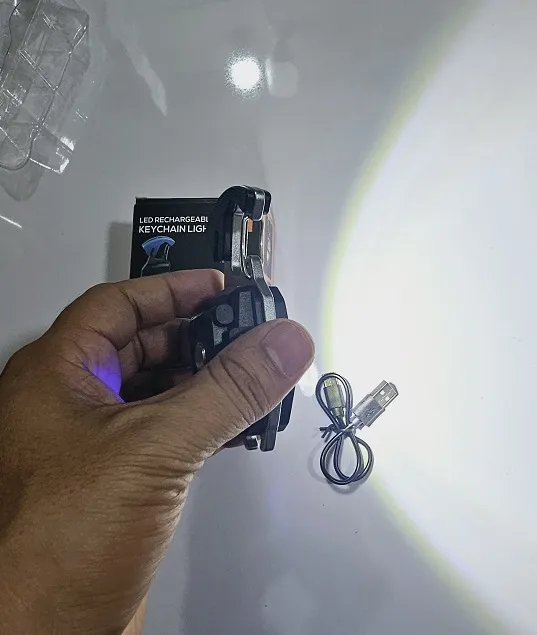 W5147%20LED%20Rechargeable%20Keychain%20Light%20With%20Lighter%20-%20Image%208
