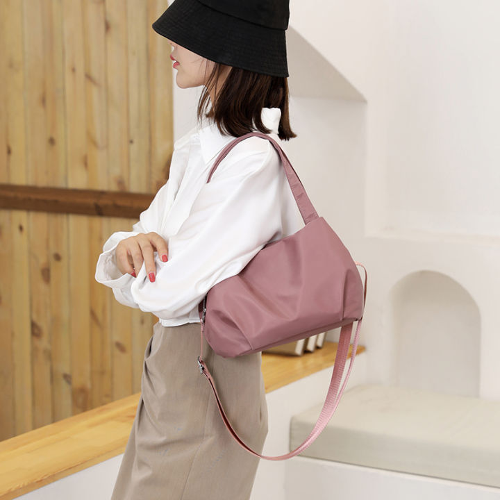 Fashion%20Casual%20and%20Lightweight%20Nylon%20Handbag%20Shoulder%20Bag%20Crossbody%20Bag%20Cloud%20Bag%20Cloth%20Bag%20Practical%20Lightweight%20and%20Large%20Capacity%20-%20Image%202