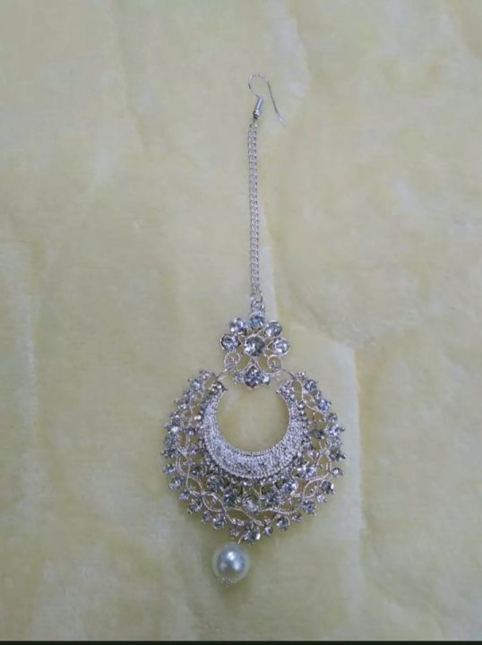New%20Stone%20Setting%20Womens%20Fashionable%20Tikli%20-%20Image%202