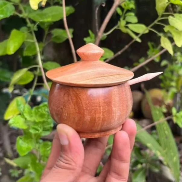 Round%20Shaped%20Wooden%20Sauce%20Box%20With%20Lid%20and%20Spoon%20/Wooden%20Sugar%20Bowl/Jar%20Salt%20Container%20-%20Image%207