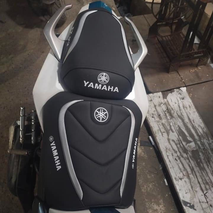 Fzsv2%20silver%20color%20premium%20modified%20seat%20cover%20-%20Image%204
