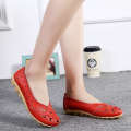 44 size Bird's Nest Hole Flat Bottom Sandals Summer Single Bean Leather Casual Women's Middle School Top Size Mom Shoes. 