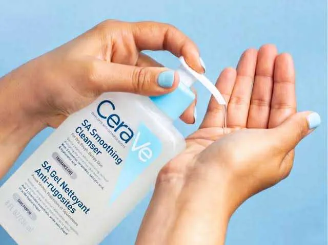 CeraVe%20SA%20Smoothing%20Cleanser%20236ml%20-%20Image%206