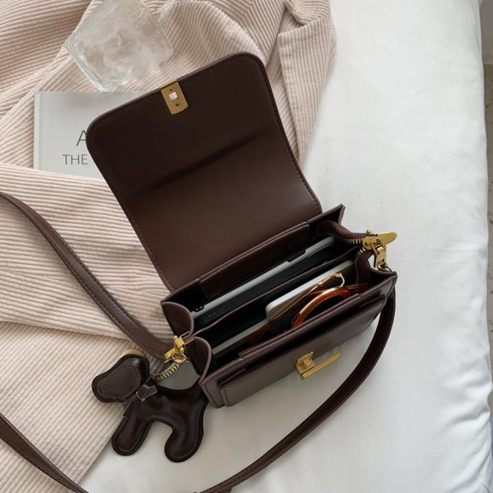 Korean%20version%20small%20square%20bag%20niche%20vintage%20crossbody%20bag%20bag%20women's%202023%20new%20texture%20fashion%20fashion%20commuter%20shoulder%20bag%20-%20Image%204