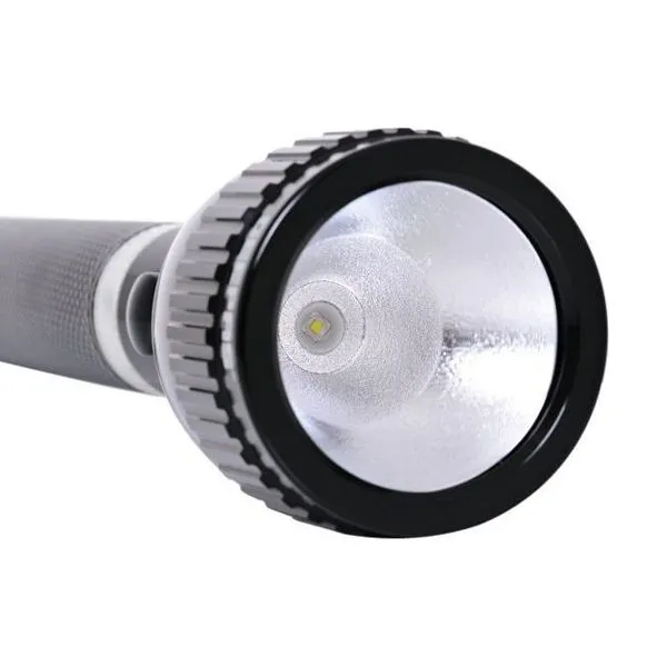 Geepas%203%20Battery%20Dubai%20Torch%20Light%20-%20Image%204