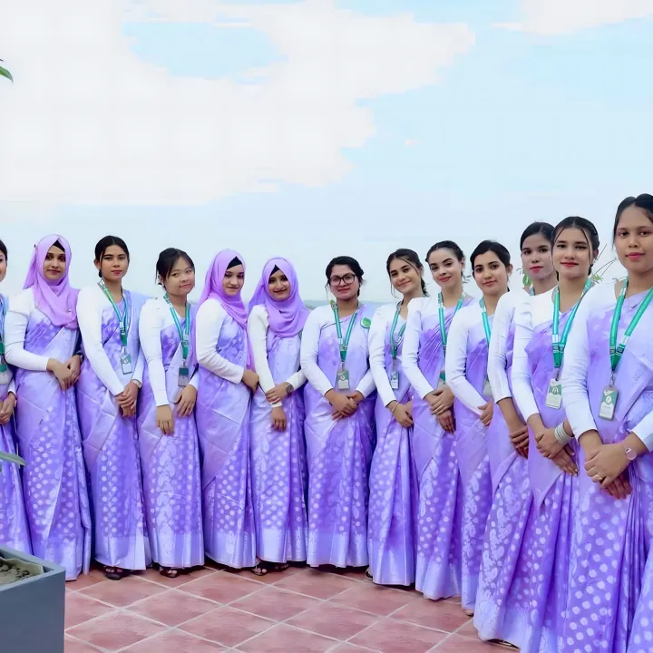 Fashionable%20Combo%20Set%20For%20Women%20Silk%20Katan%20Saree%20Combo%20Gift%20Set%20For%20Girls%20(Student%20Budget)%20-%20Image%202