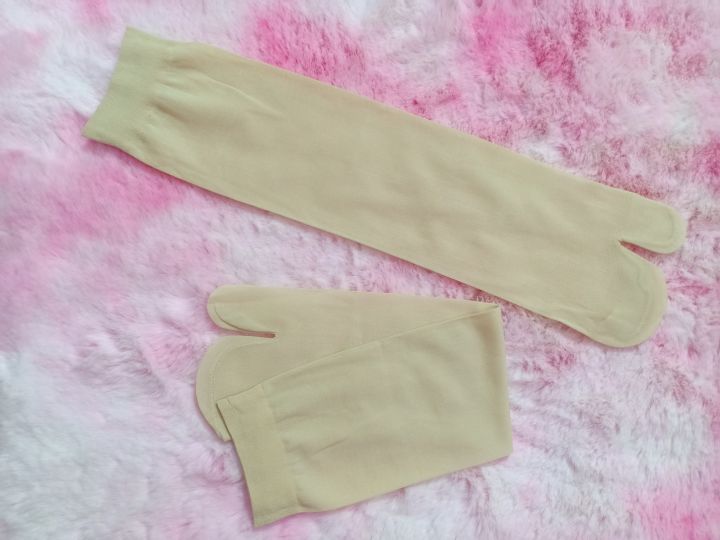 Combo%20of%20Hand%20and%20Leg%20socks%20for%20women%20Muslim%20Islamic%20Socks%20-%20Image%204