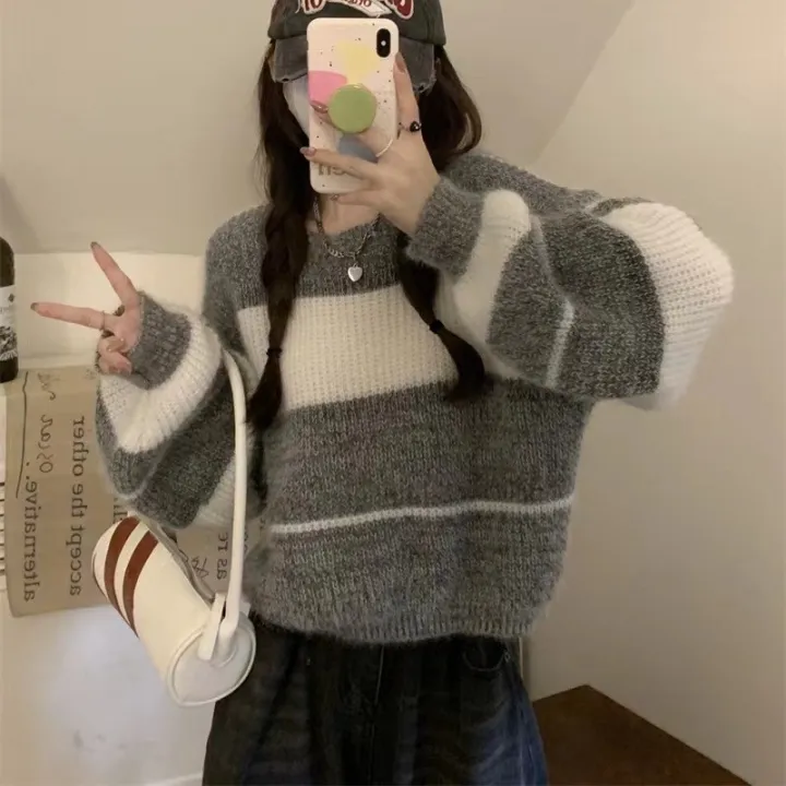 Korean%20Style%20Autumn%20and%20Winter%20New%20Color%20Matching%20Striped%20Hot%20Girl%20Short%20Loose%20round%20Neck%20Long%20Sleeve%20Pullover%20Sweater%20Top%20Sweater%20for%20Women%20-%20Image%202