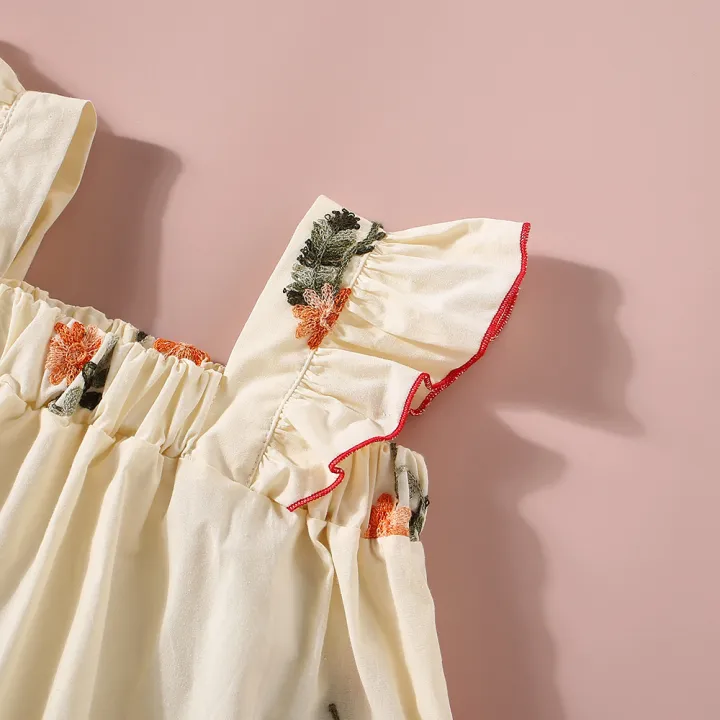 Summer%20New%20Baby%20Girls%20Two-Piece%20Set%20Lightweight%20Set%20Sweet%20Sleeveless%20Little%20Flying%20Sleeve%20Embroidered%20Floral%20Pleats%20+%20Shorts%20-%20Image%203