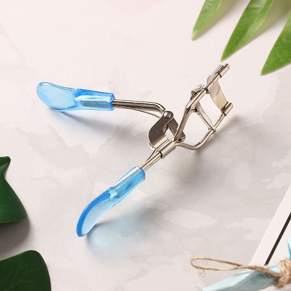 Stainless%20Steel%20Eyelash%20Curler%20Eyelash%20Clip%20Eyelash%20Curling%20Tools%20By%20Shadvi%20-%20Image%203