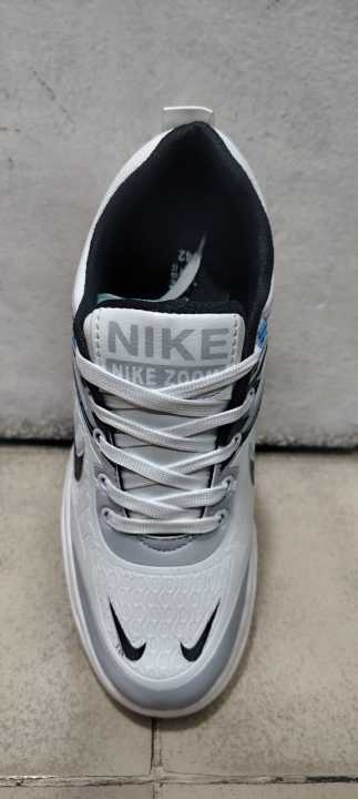 PremiumBlack%20&%20White%20Sports%20Sneakers%20For%20Men%20%E2%80%93%20Lightweight%20Breathable%20Lace-Up%20Casual%20Shoes%20with%20Anti-Odor%20Technology%20-%20Image%203