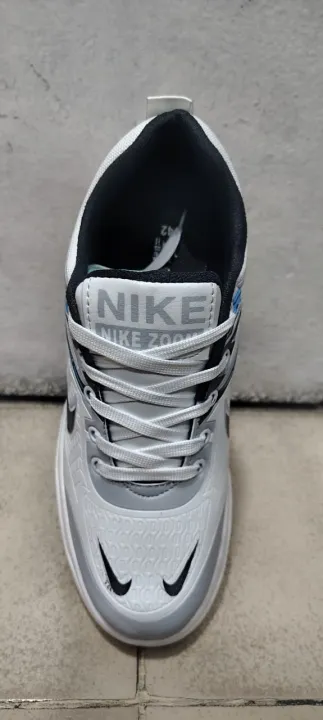PremiumBlack%20&%20White%20Sports%20Sneakers%20For%20Men%20%E2%80%93%20Lightweight%20Breathable%20Lace-Up%20Casual%20Shoes%20with%20Anti-Odor%20Technology%20-%20Image%203