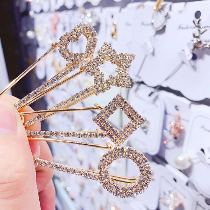 Flower%20Pendant%20Pin%20Crystal%20Rhinestone%20Brooch%20for%20Women%20Cardigan%20Scarf%20Buckle%20Clips%20Hat%20Clothes%20Lapel%20Pin%20Accessories%20New%20Fashion%20-%20Image%204