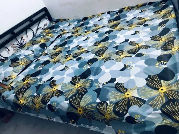 Cotton%20Fabric%20Printed%207%20by%208%20Feet%20Double%20King%20Size%20Bedsheet%20Set%20with%20Two%20Pillow%20Covers%20-%20Image%205