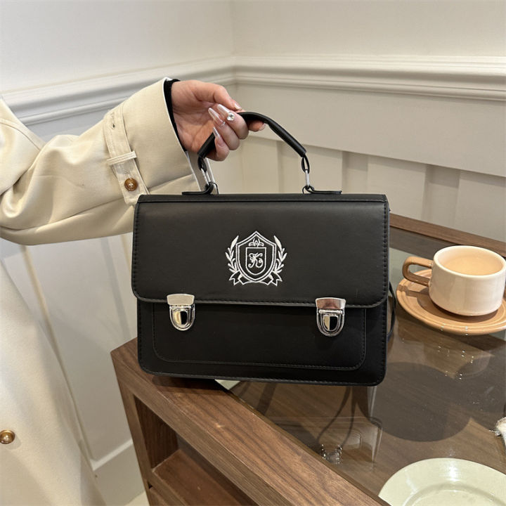 Japanese%20new%20JK%20uniform%20bag%20one%20shoulder%20hand%20double%20shoulder%20black%20hand-held%20Cambridge%20bag%20college%20style%20postman%20simple%20bag%20-%20Image%202