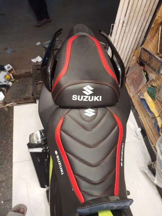 Suzuki%20Gixxer%20Fi%20modified%20seat%20cover%20RED%20colour%20-%20Image%203