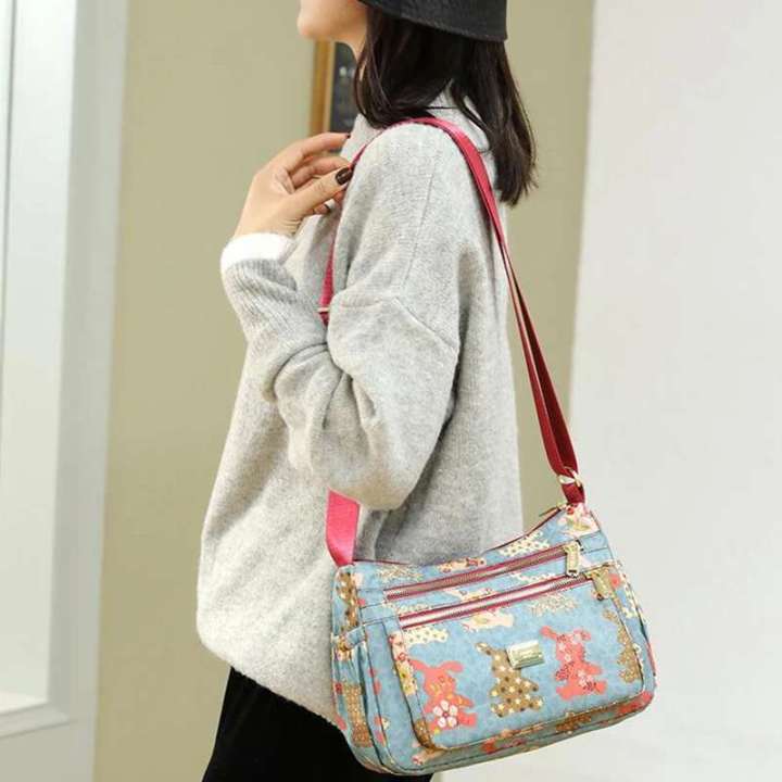 stylish%20women%20%20Korean%20Sports%20Travel%20Shoulder%20Bag%20-%20Image%204