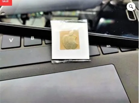 Gold%20Apple%20Logo%20HD%20phone%20wallpaper%20-%20Image%203