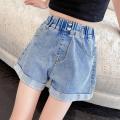 Girls Simple Denim Shorts 2024 Summer New Children's Casual Pants Baby Style Loose Summer Hot Pants.