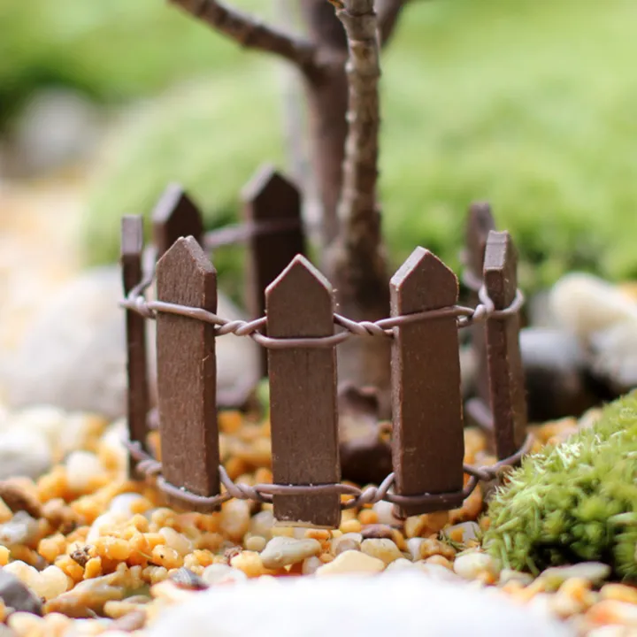 Miniature%20Fence%20Widely%20Used%20Fairy%20Garden%20Gnome%20Wood%20Fence%20Ornament%20-%20Image%204
