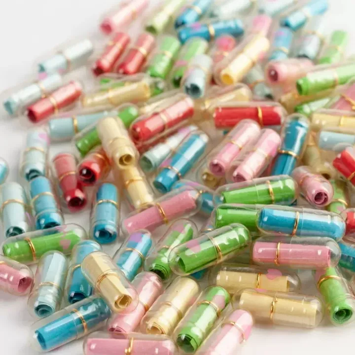 Message%20Capsules%20Love%20Pill%20with%20Roll%20Paper%20Blank%20Notes%20Wish%20Bottle%20Capsule%20Emoticon%20Smile%20Pills%20Wedding%20Party%20Valentine's%20Gift%20-%20Image%202