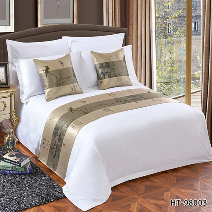 Classical%20Chinese%20Style%20Red%20Fish%20Bed%20Runner%20Chinese%20Painting%20Bird%20Bed%20Flag%20Elegant%20Christmas%20Gift%20Table%20Runner%20Pillowcase%20-%20Image%204