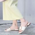 2024 New Summer Ladies' Sandals Women's Summer Outdoor Wear Fashion Slippers out Flat Bottom One-Word Net Red All-Match.