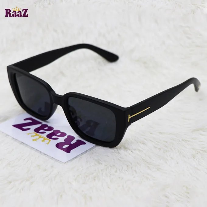 Matte%20Black,%20Shiny%20Black,%20Brown%20Tomford%20Oversized%20Sunglasses%20-%20Image%203