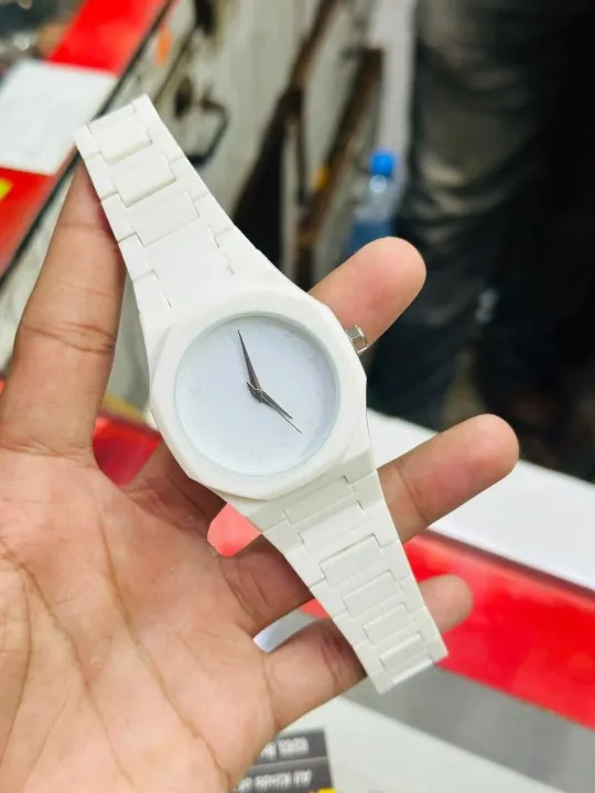 Arabic%20Black%20Aura%20Watch%20%E2%80%93waterproof,%20Sleek,%20Stylish%20&%20Functional%20With%20Chain%20Cutter%20-%20Image%202