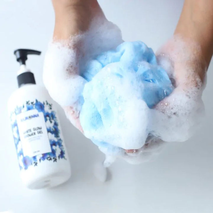 Rajkonna%20White%20Glow%20Shower%20Gel%20330ml%20with%20Free%20Loofah%20%7C%20Almond%20Milk%20&%20Carrot%20Seed%20Oil%20%7C%20Brightening,%20Moisturizing%20&%20Deep%20Cleansing%20Body%20Wash%20-%20Image%207