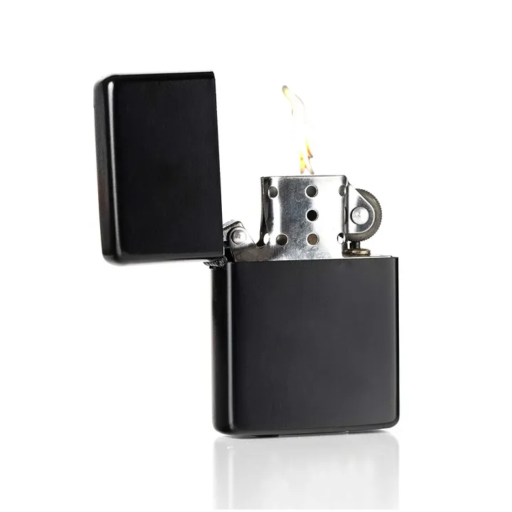 Metal%20Zippo%20Lighter%20Black%20with%20out%20oil%20-%20Image%205