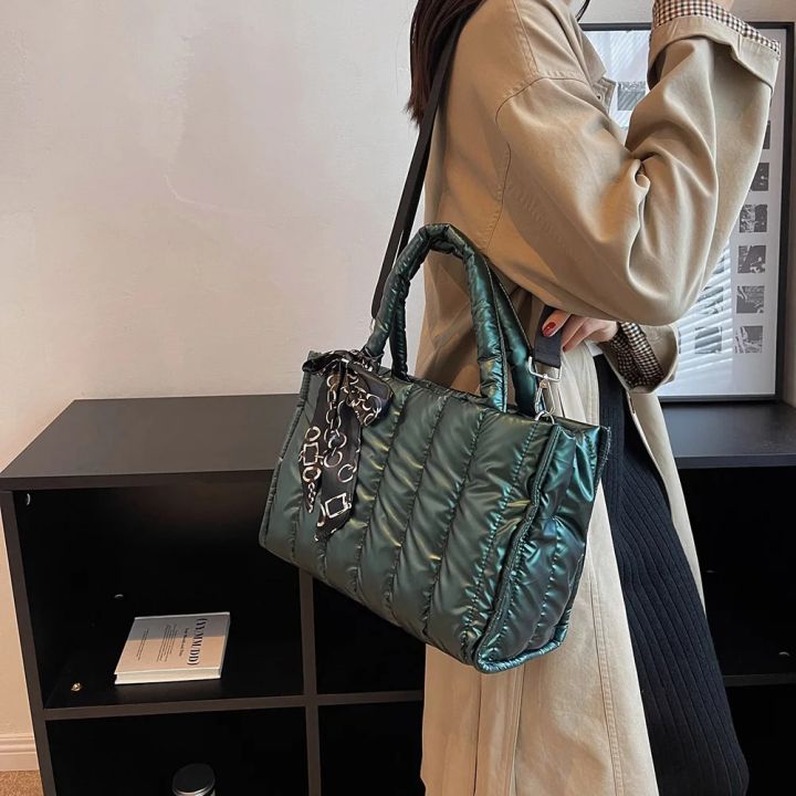 Ladies%20Large%20Capacity%20Handbags%20Fashion%20Cotton%20Padded%20Shoulder%20Crossbody%20Bags%20for%20Women%20Autumn%20Winter%20Quilted%20Shopping%20Tote%20Bags%20-%20Image%203