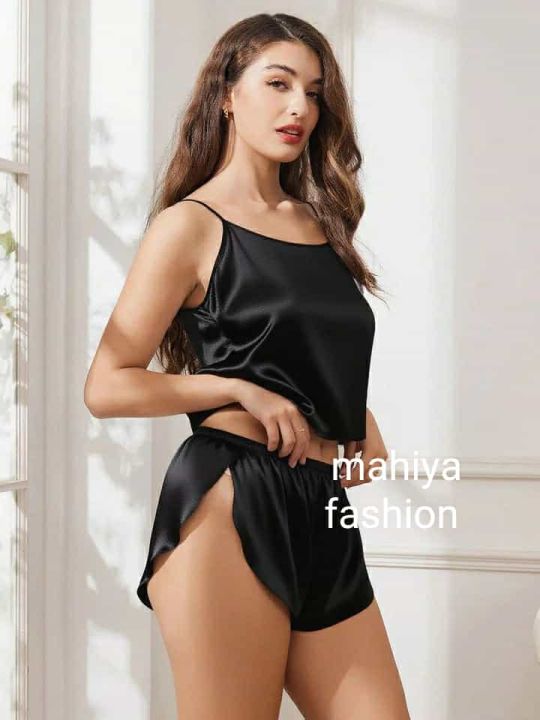 Sleepwear Nighty Comfortable Secret Nighty Comfortable tops and short pants for fashionable women's and girlsSleepwear nighty 2 part tops and short pants for fashionable womens and girls