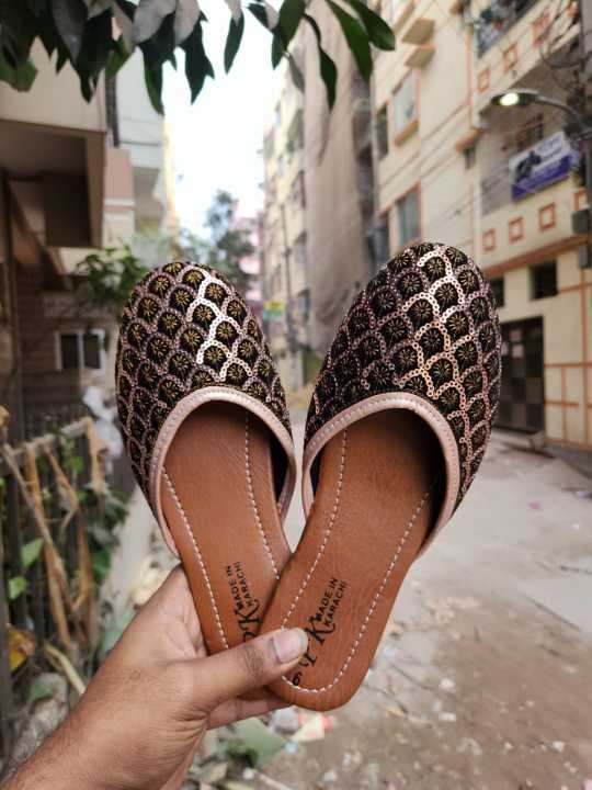 Girls%20exclusive%20Eid%20collection%20nagra%20shoes%20-%20Image%205