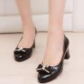 Spring, Summer, Autumn Versatile Single-Layer Shoes Women's Chunky Heel Black and White Work Shoes High Heel Mid Heel Bow Patent Leather Ladies Leather Shoes.