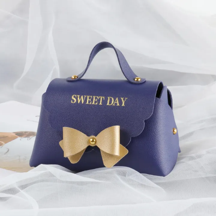 Wedding%20Gift%20Box%20Bag%20Chocolate%20Box%20Wedding%20Handbag%20Candy%20Boxes%20Creative%20Leather%20Gifts%20Box%20Wedding%20Favors%20Box%20Leather%20Gift%20Box%20Bag%20-%20Image%204