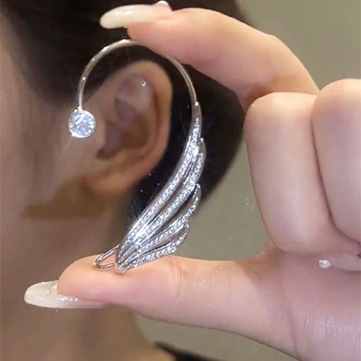 1%20Pc%20Trendy%20Non%20Pierced%20Ear%20Cuff%20Earrings%20for%20Women%20Party%20Jewelry%20-%20Fashionable%20Ear%20Clip%20Earrings%20for%20Girls%20Simple%20Stylish%20-%20Image%207