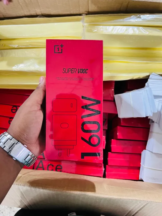 160W%20ONE%20PLUS%20SUPER%20VOOC%20160W%20SUPER%20FLASH%20CHARGER%20WITH%20CABLE%20-%20Image%204