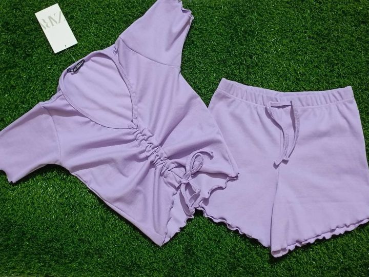 half%20sleeve%20comfortable%20Crop%20Tops%20and%20bottom%20Piping%20Set%20for%20Women%20-%20Image%204