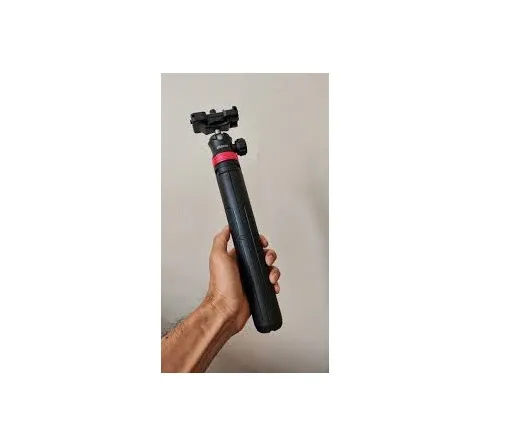 Ulanzi%20MT-44%20Extendable%20Vlog%20Tripod%20With%20360%C2%B0%20Ball%20Head%20(Black)%20-%20Image%204