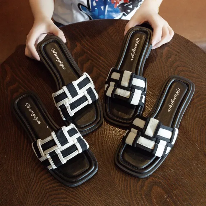 French%20high-end%20flat%20slippers%20women's%20summer%20wear%202024%20new%20thick-soled%20soft-soled%20versatile%20beach%20sandals%20for%20women%20-%20Image%204